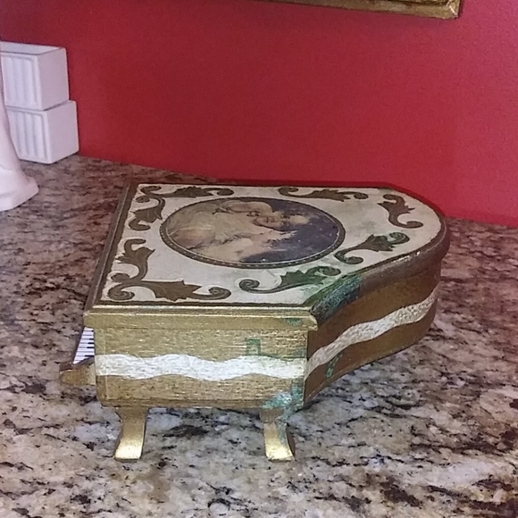1105 Musical Piano Jewelry Box Florentine - Picture 4 of 7